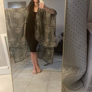 POL Black and Gray Kimono